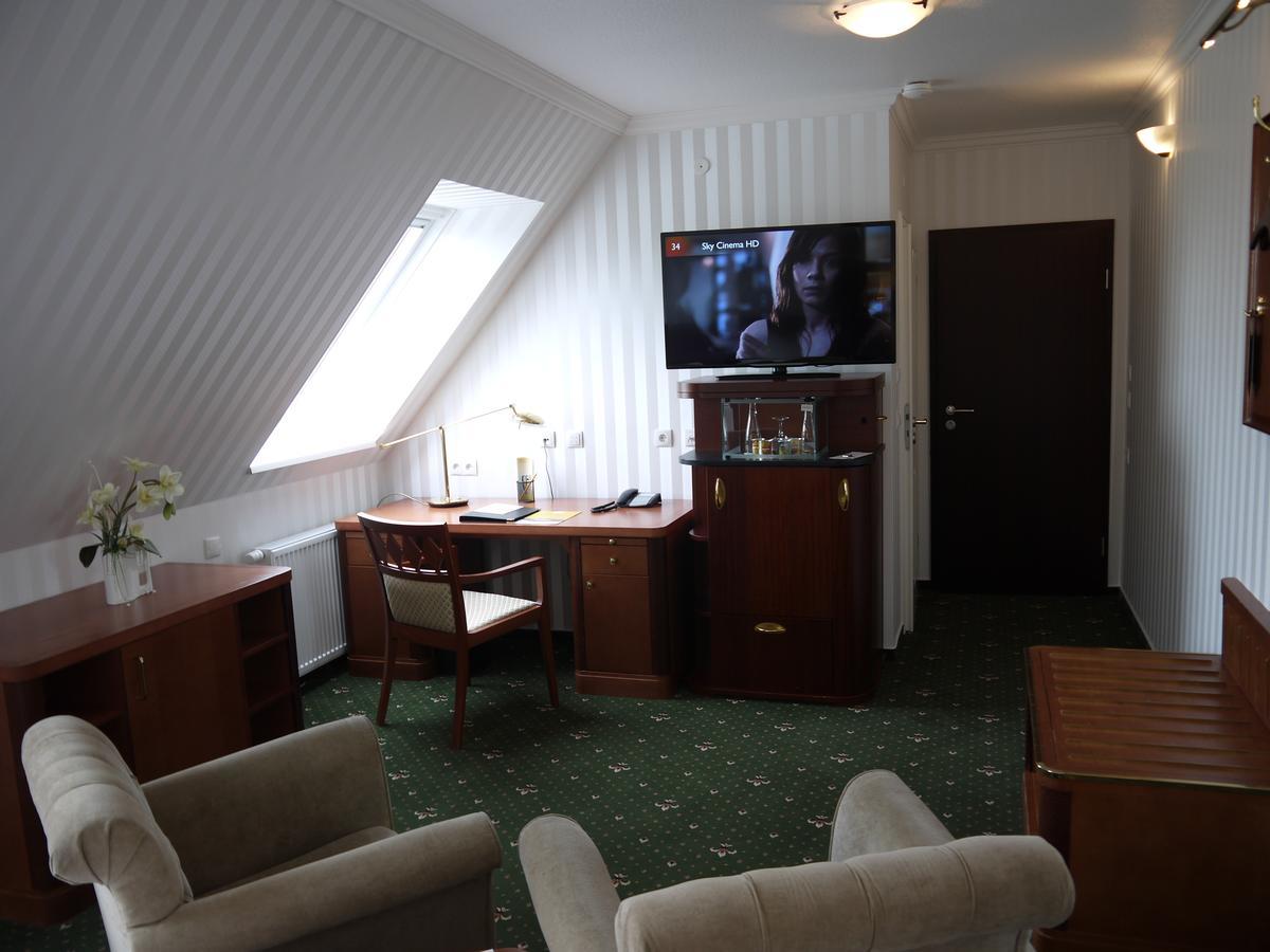 Landhotel Schwarzer Adler Suelzetal Eksteriør billede